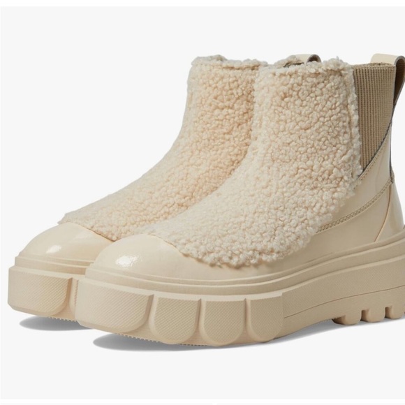 $249 Sorel - Caribou™ X Boot Chelsea lug Cozy - cream ivory shearling Size 9.5 - Picture 14 of 15
